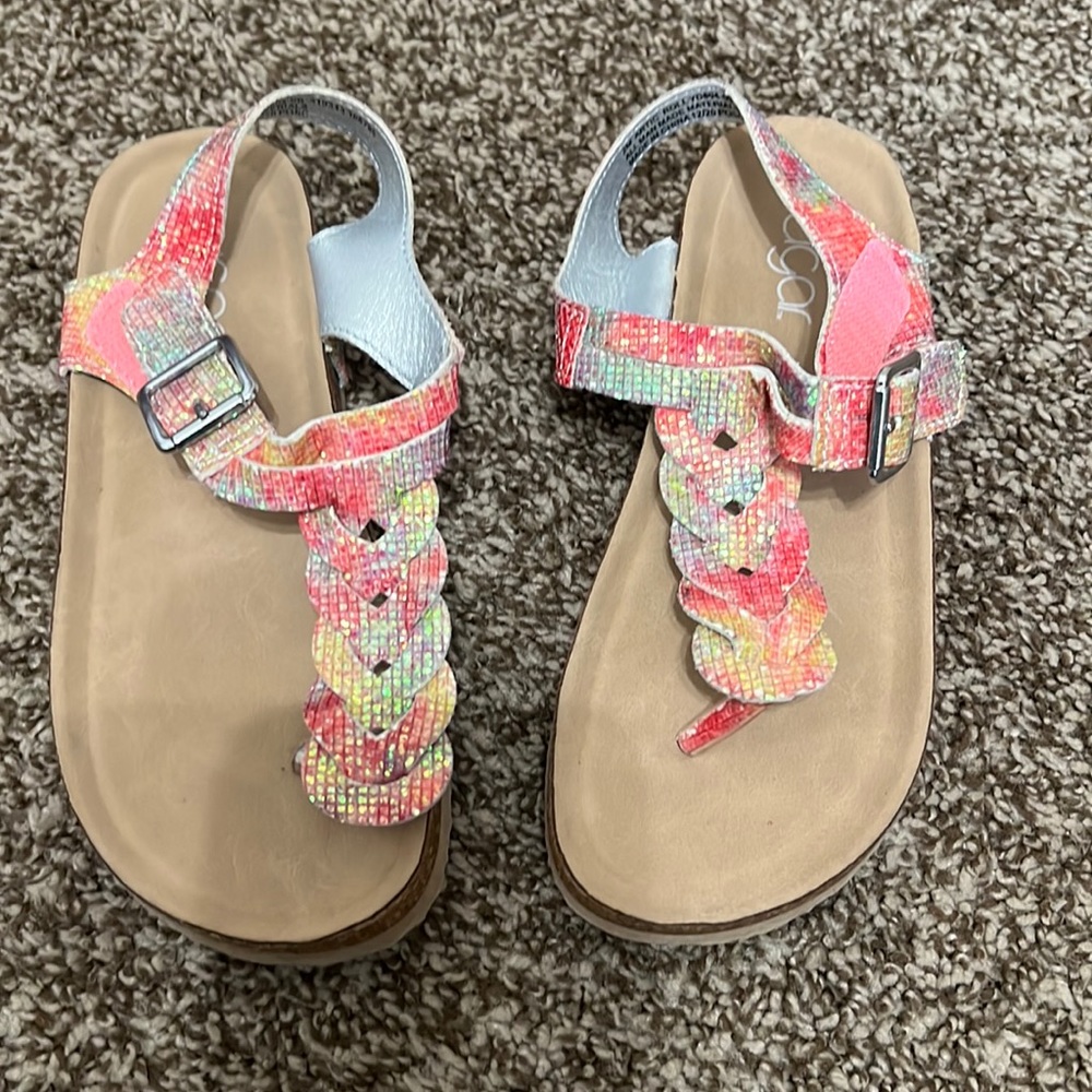 New girl sandals. Never used ❤️